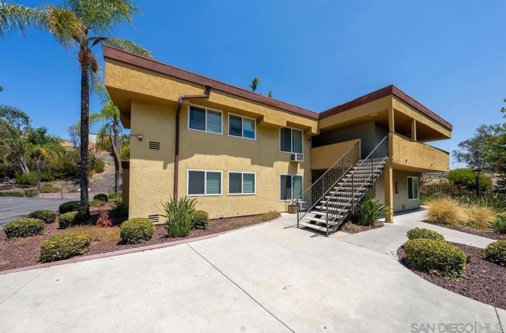 1845 Bayview Heights Drive 99 Property Photo 1