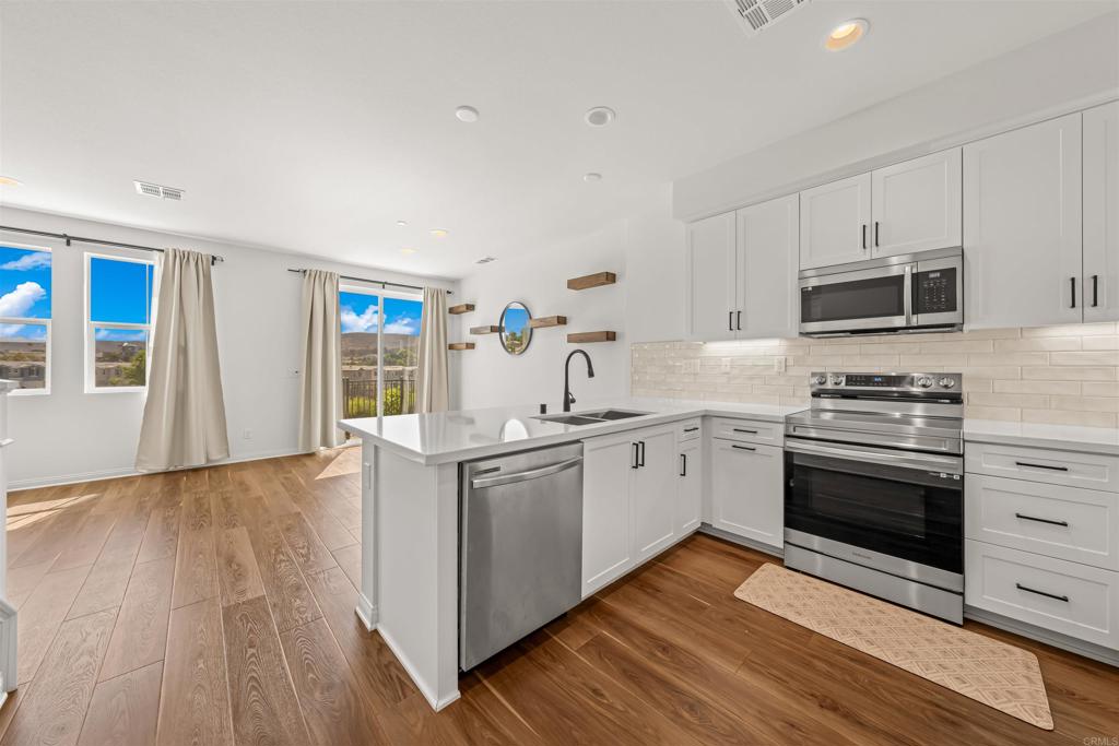 10353 Graphite Street Property Photo 6