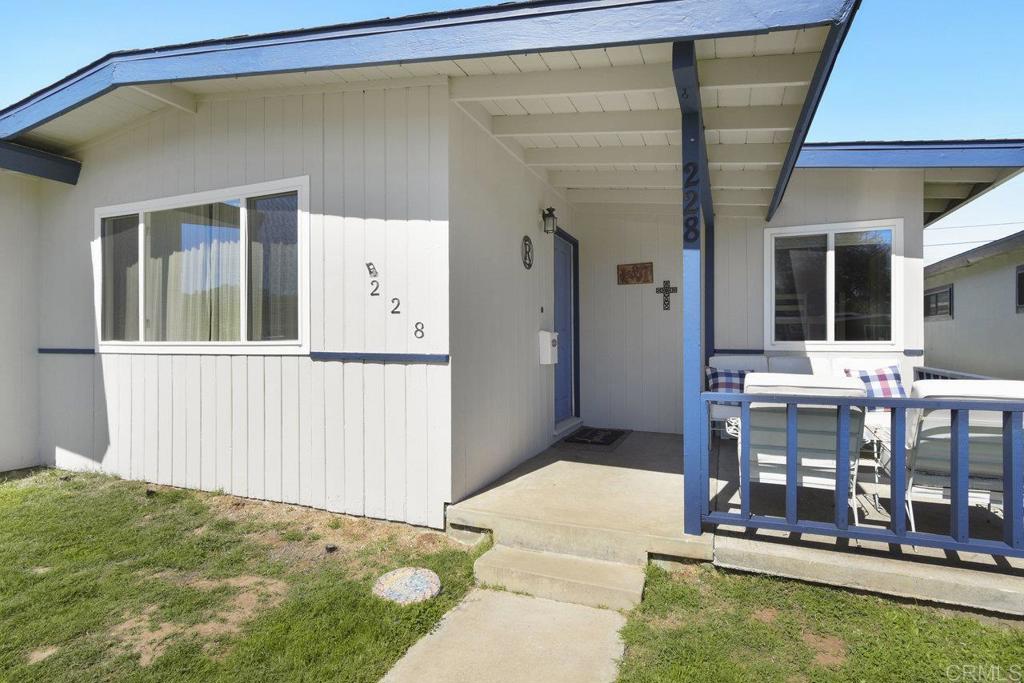 228 Joyce St Property Photo 4