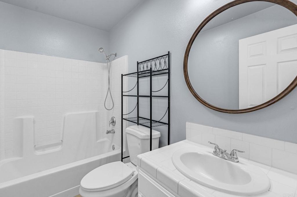 413 S Villa Avenue Property Photo 24