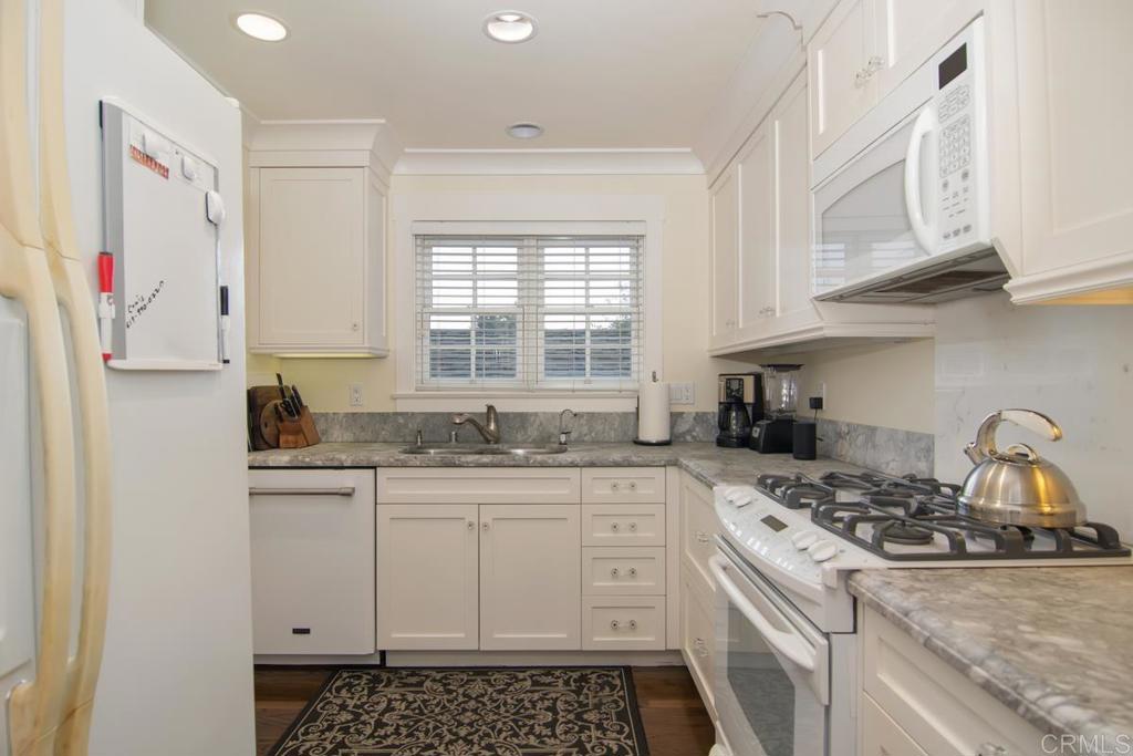 242 H Property Photo 3