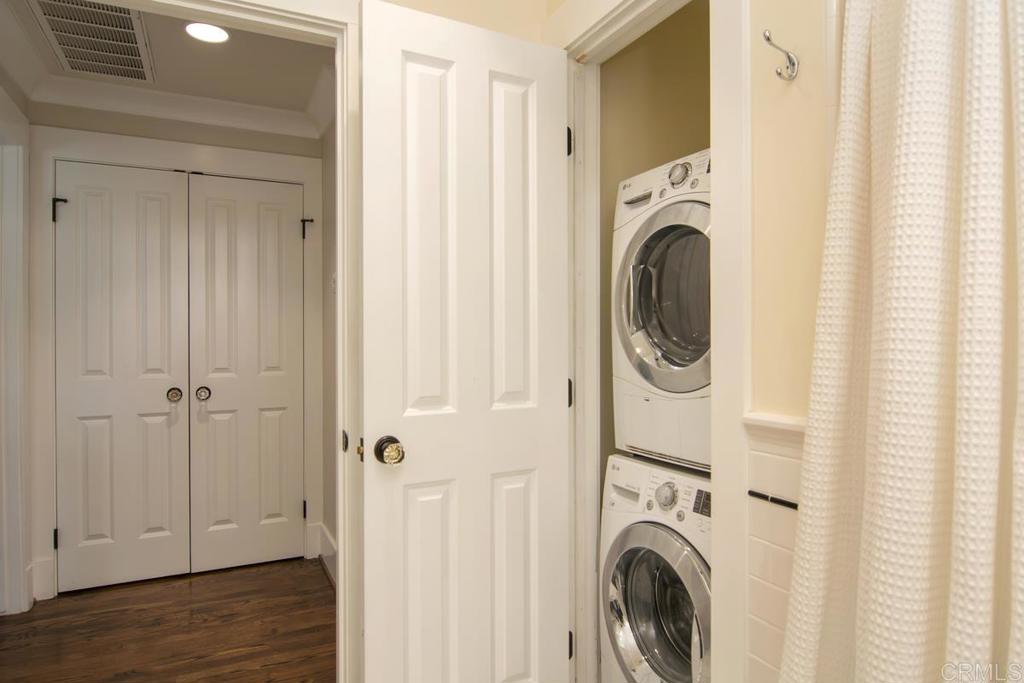 242 H Property Photo 8