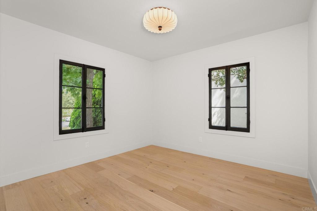 1406 Stratford Ave Property Photo 17
