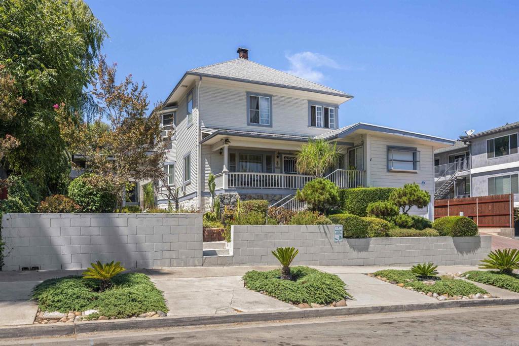 4554 Date Avenue Property Photo 1