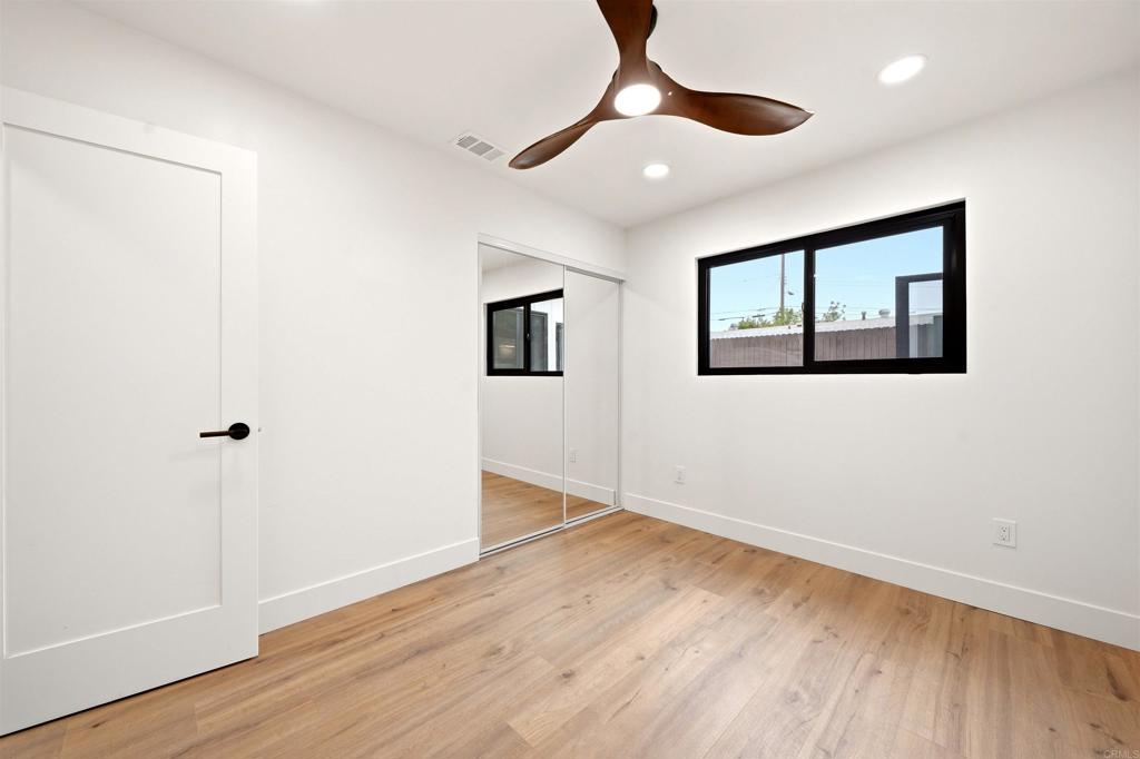 2063 Boundary Street Property Photo 21