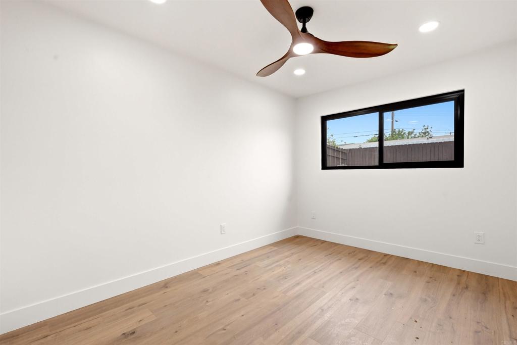 2063 Boundary Street Property Photo 22
