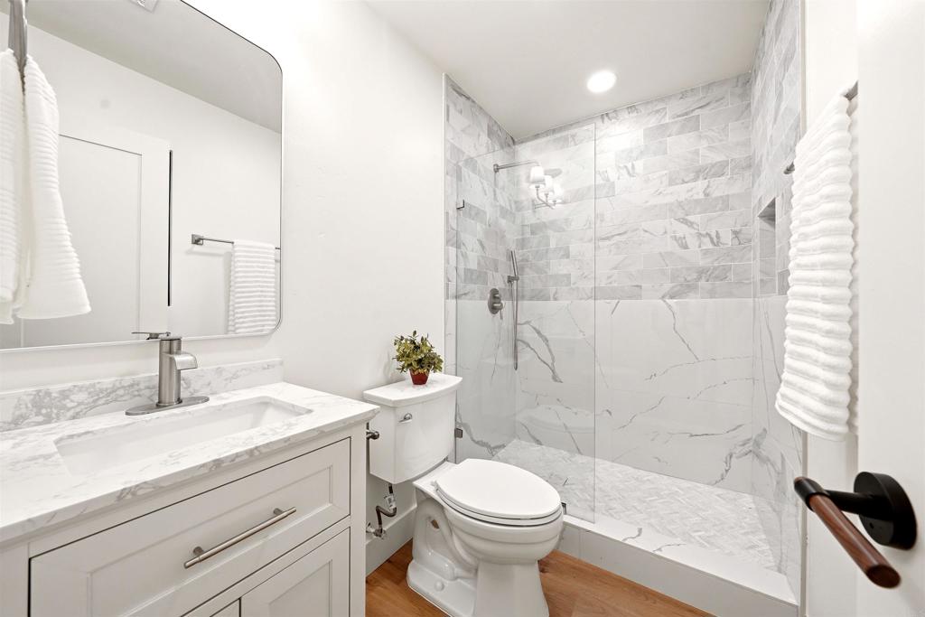 2063 Boundary Street Property Photo 25