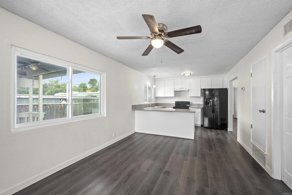 8809 Los Coches Rd Property Photo 6