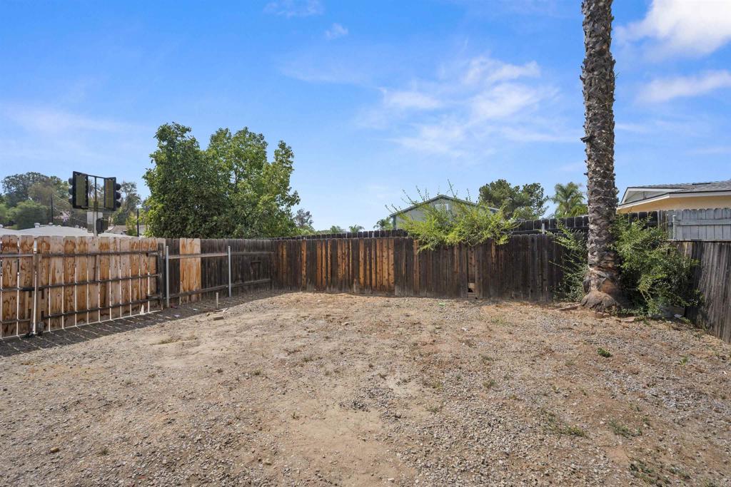 8809 Los Coches Rd Property Photo 23