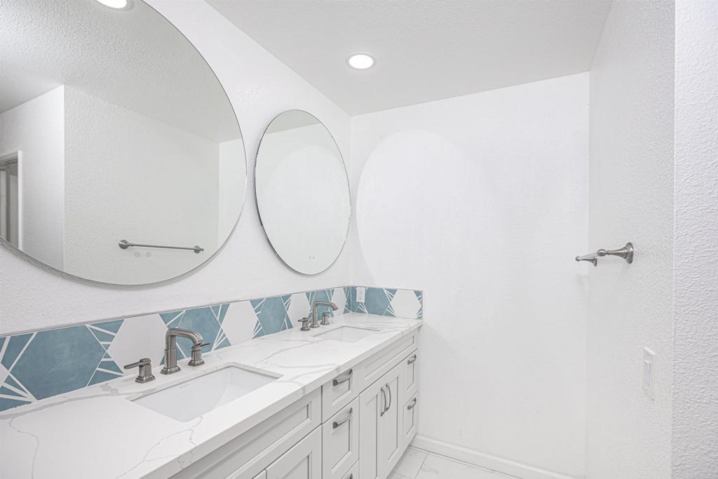 6773 Bullock Drive Property Photo 14