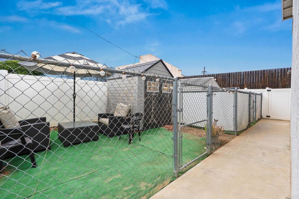 1964 Arnold Way Property Photo 3