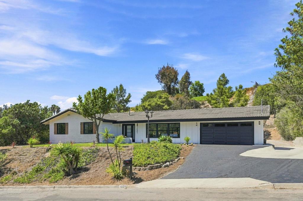 1021 Calle Escarpada Property Photo 1