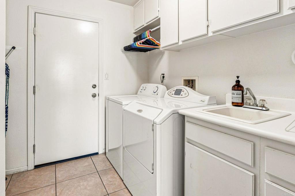 845 Esperanza Place Property Photo 17
