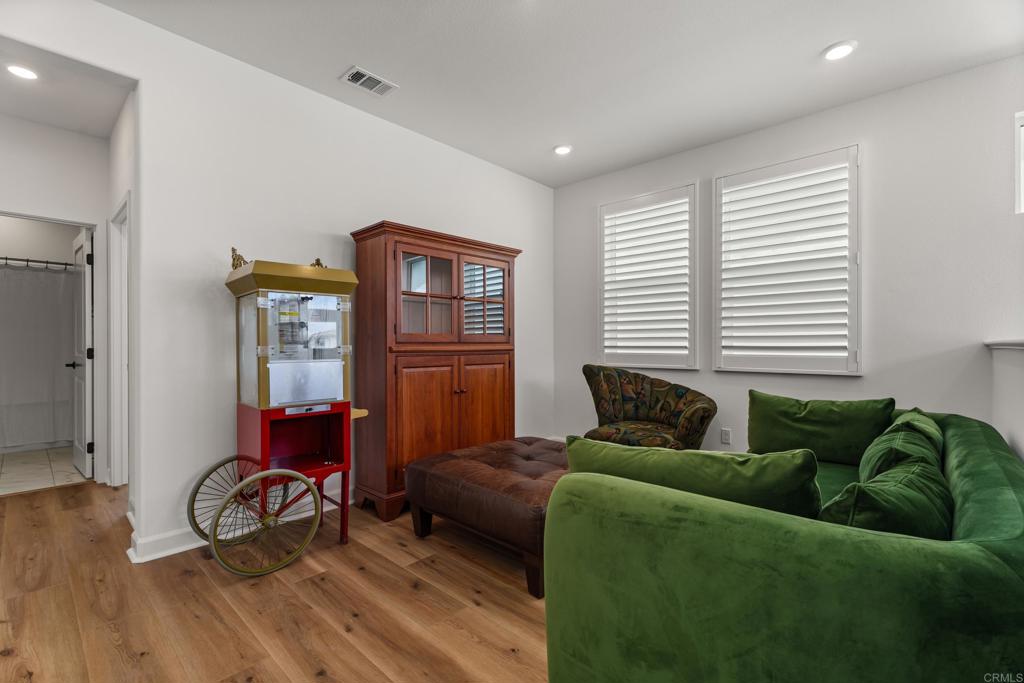 444 Bunsen Street Property Photo 30