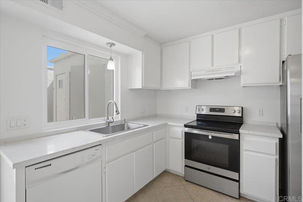 9457 Carlton Oaks Drive B Property Photo 6