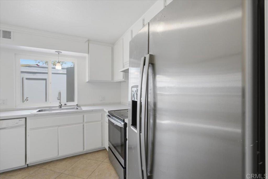 9457 Carlton Oaks Drive B Property Photo 7