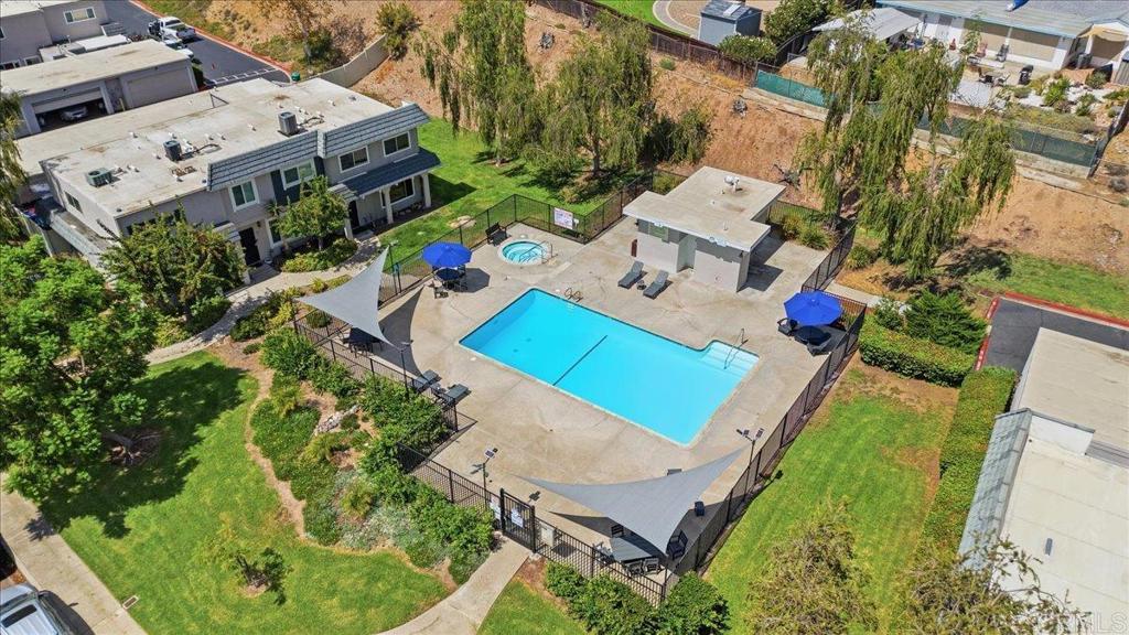 9457 Carlton Oaks Drive B Property Photo 25