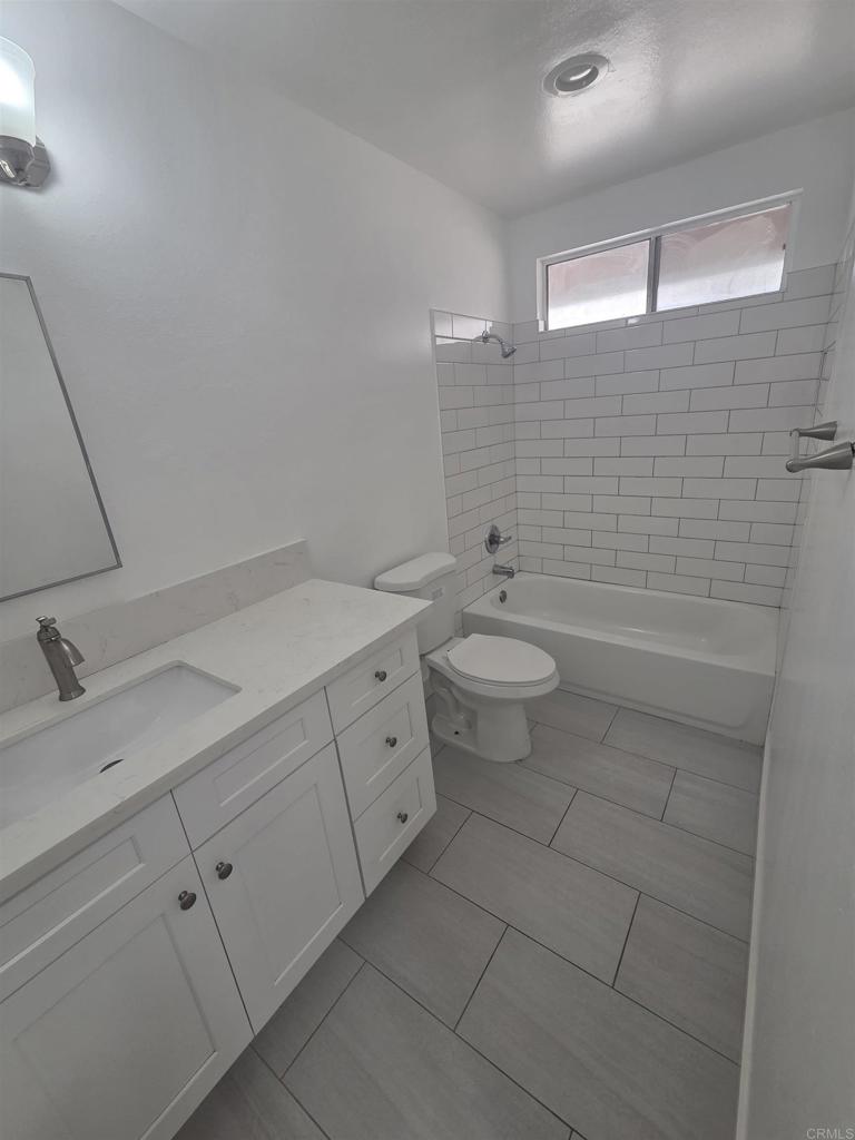 431 E Madison Ave Property Photo 4