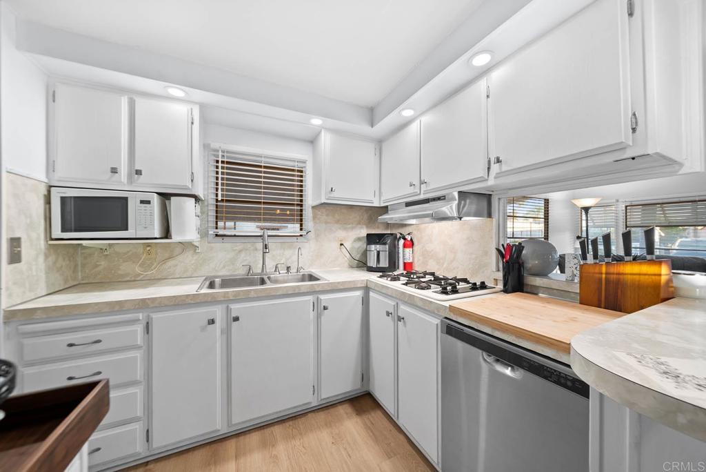 8 Angelus Avenue Property Photo 6