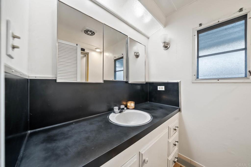 8 Angelus Avenue Property Photo 14