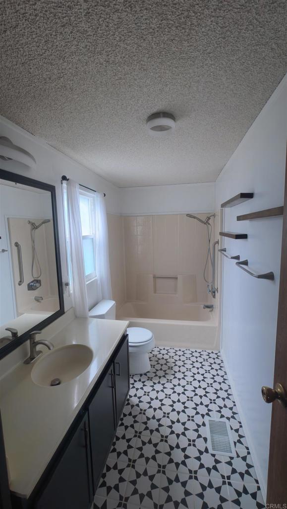 2400 Alpine Blvd 11 Property Photo 21