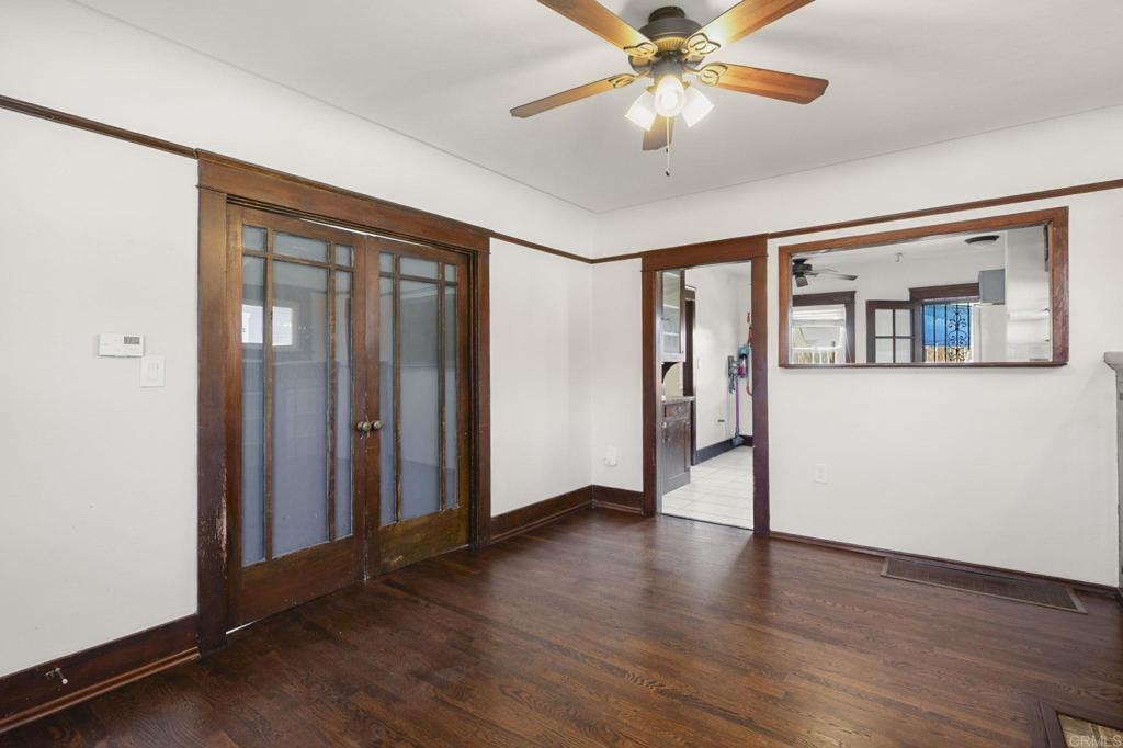 2636 Howard Avenue Property Photo 4