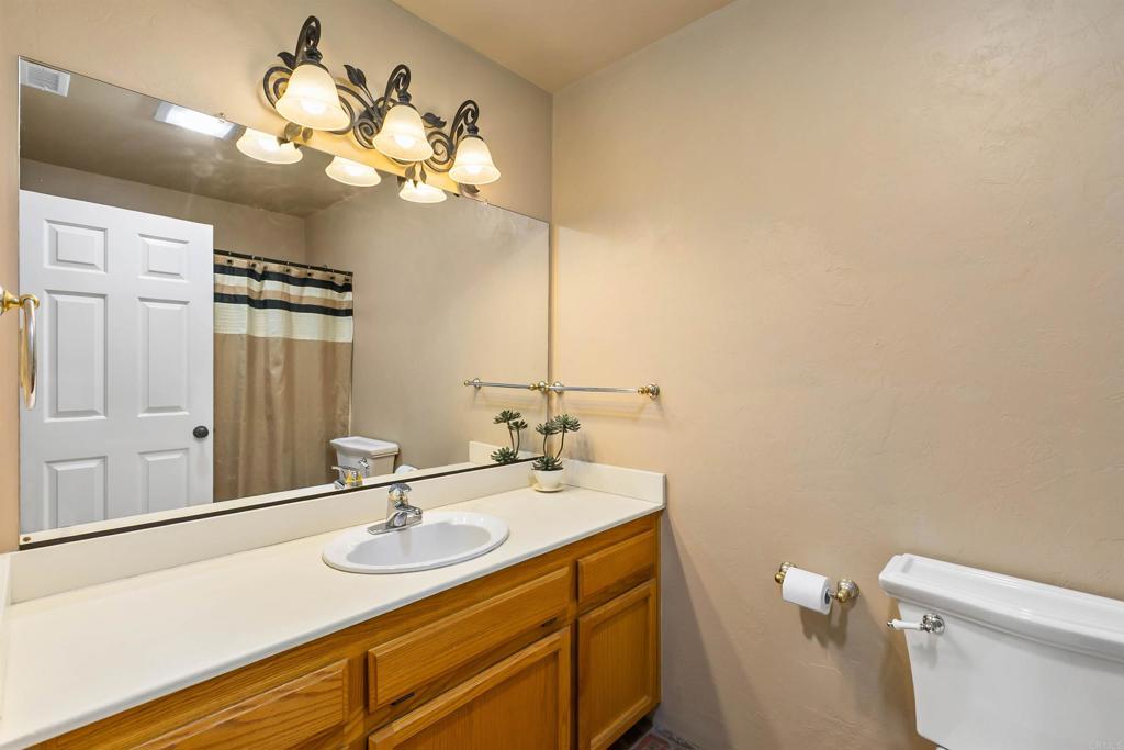 2033 Lilac Lane Property Photo 26
