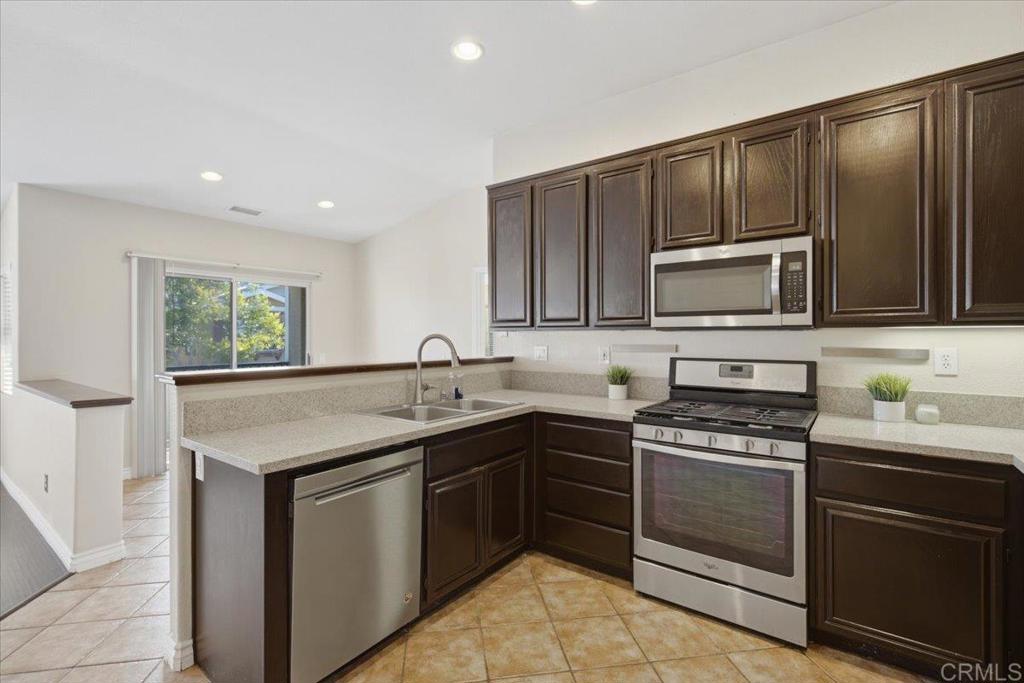 1236 Aruba 8 Property Photo 11