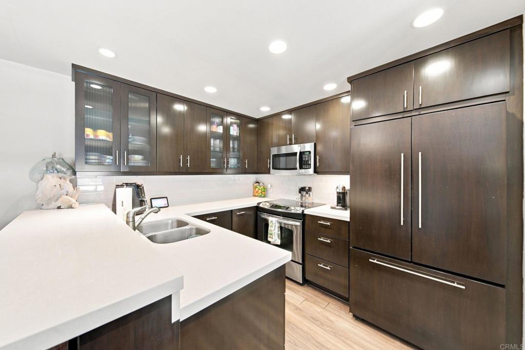 9126 Marina Pacifica Drive N Property Photo 1