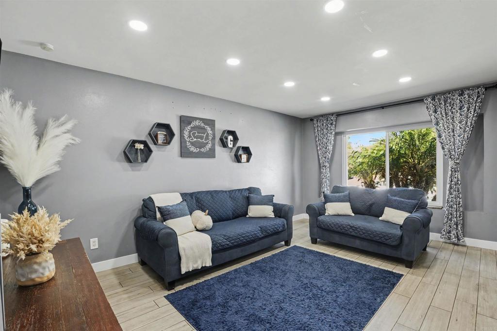 792 Piccard Avenue Property Photo 4