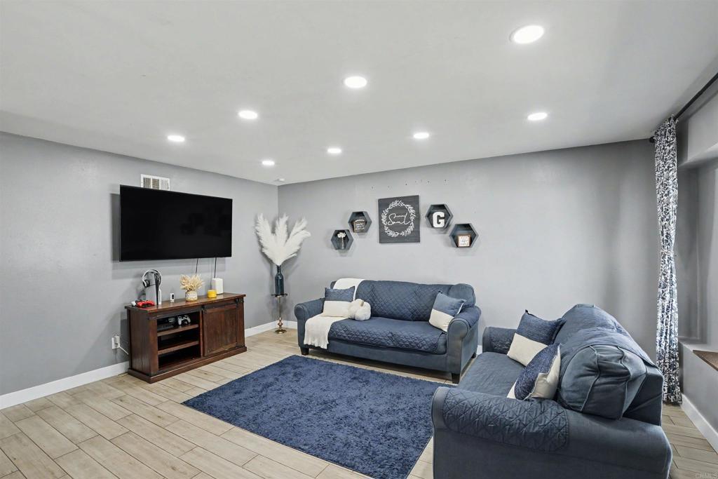 792 Piccard Avenue Property Photo 6