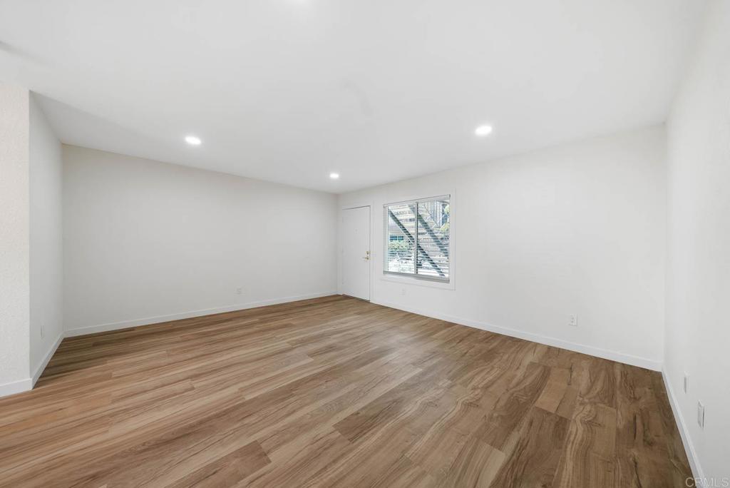 3825 Van Dyke Ave Apt 3 Property Photo 6