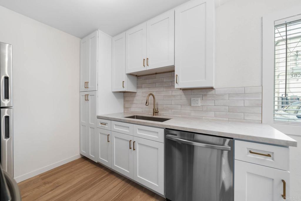 3825 Van Dyke Ave Apt 3 Property Photo 11
