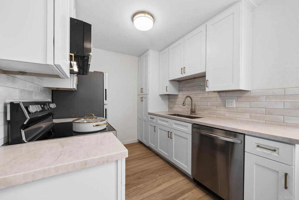 3825 Van Dyke Ave Apt 3 Property Photo 12