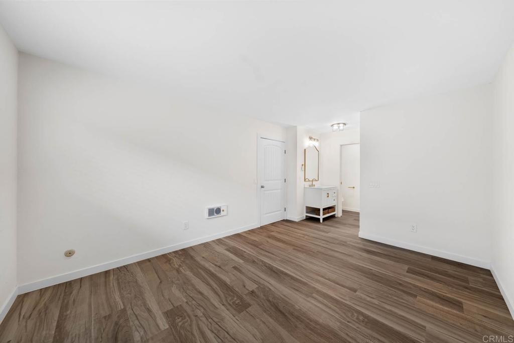 3825 Van Dyke Ave Apt 3 Property Photo 16