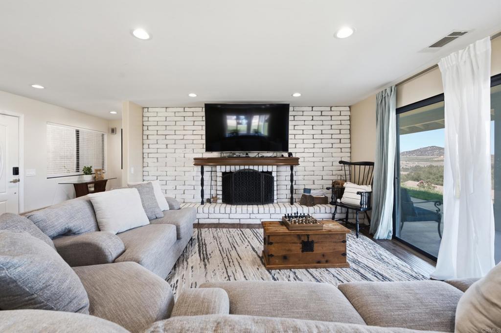 15349 Highland Valley Road Property Photo 4