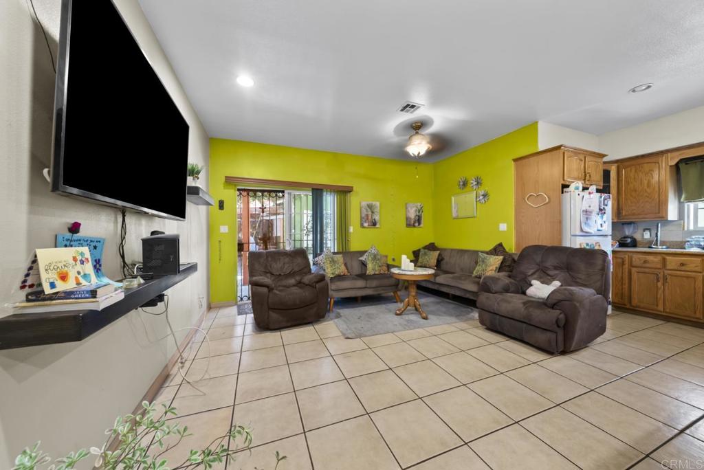 10520 California Avenue Property Photo 11