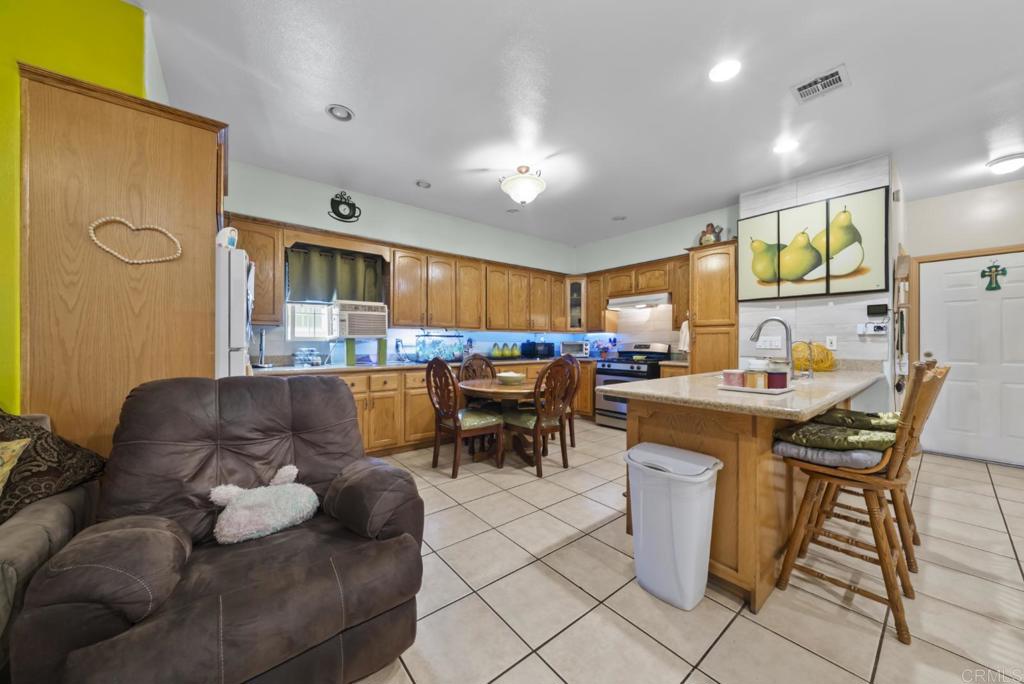 10520 California Avenue Property Photo 14