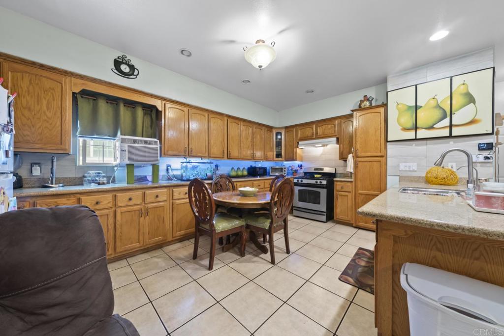 10520 California Avenue Property Photo 15