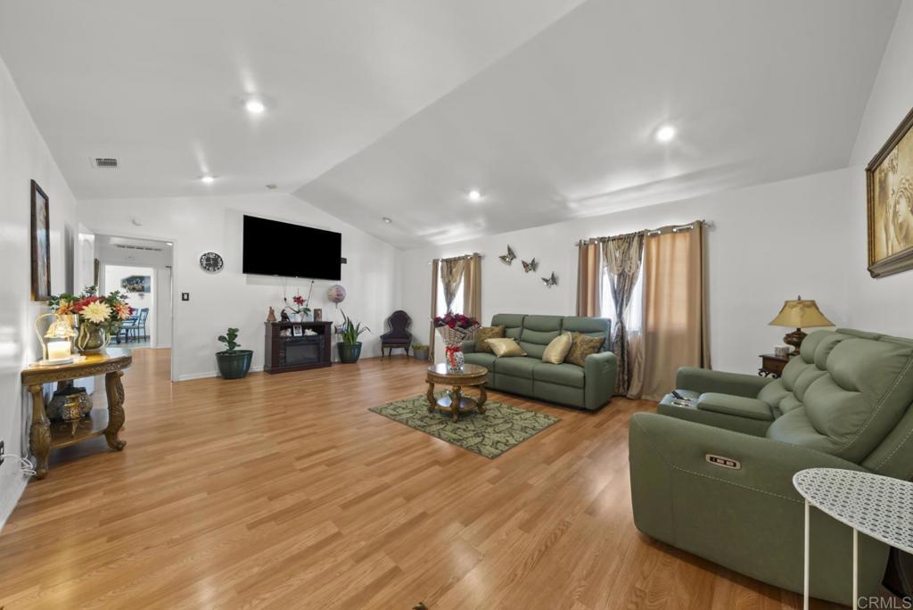 10520 California Avenue Property Photo 19