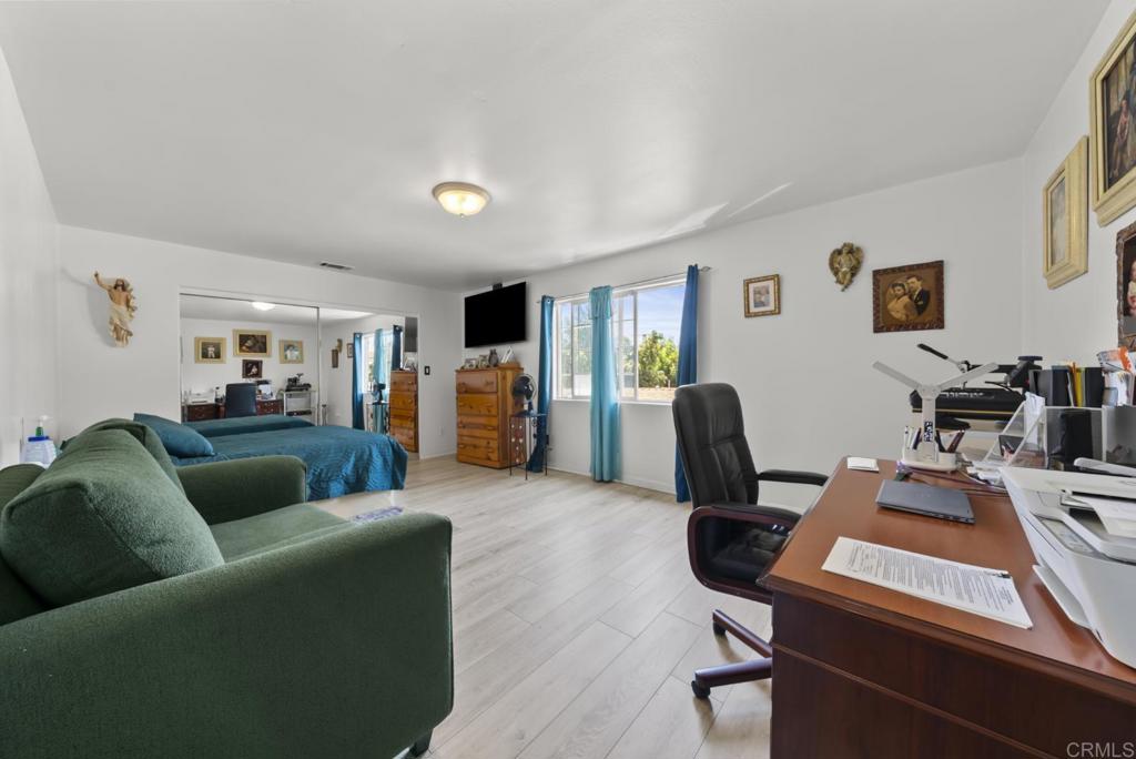 10520 California Avenue Property Photo 25