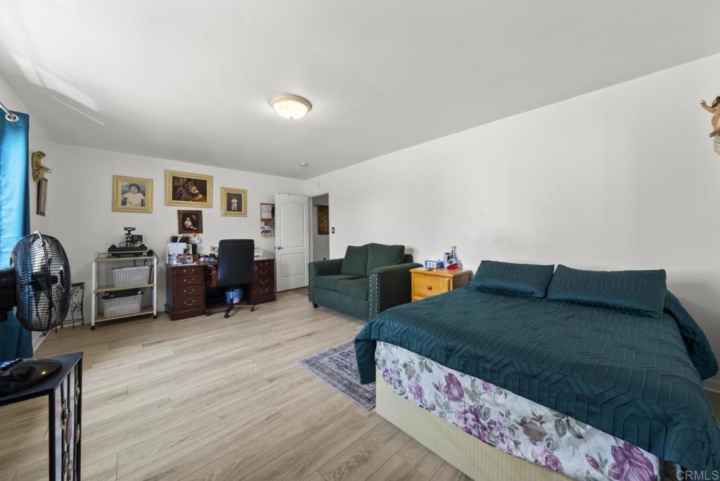 10520 California Avenue Property Photo 26