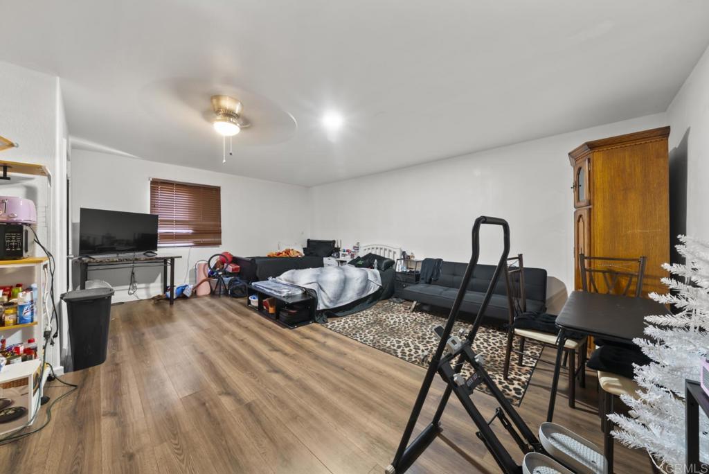 10520 California Avenue Property Photo 27