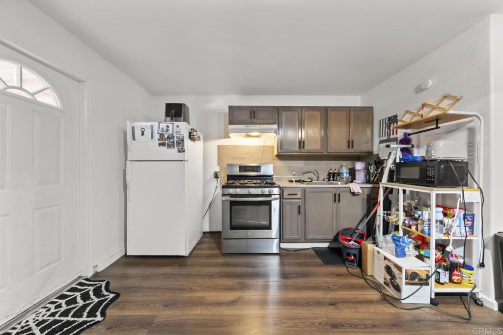 10520 California Avenue Property Photo 29