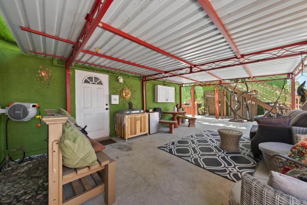 10520 California Avenue Property Photo 38