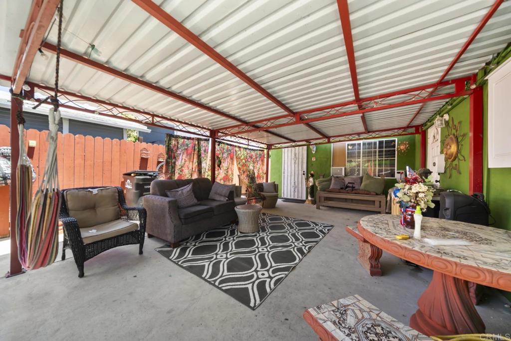 10520 California Avenue Property Photo 39