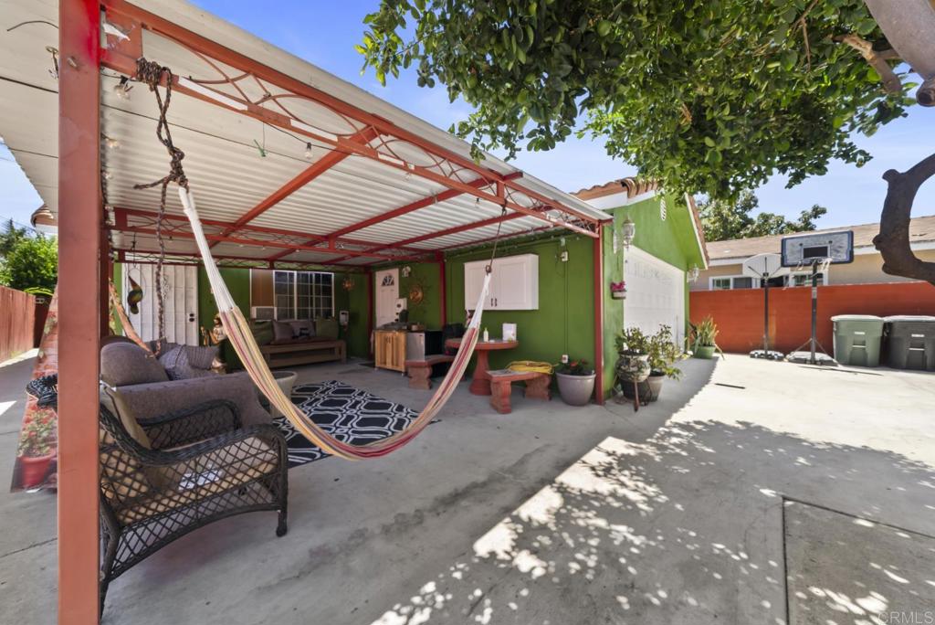 10520 California Avenue Property Photo 40