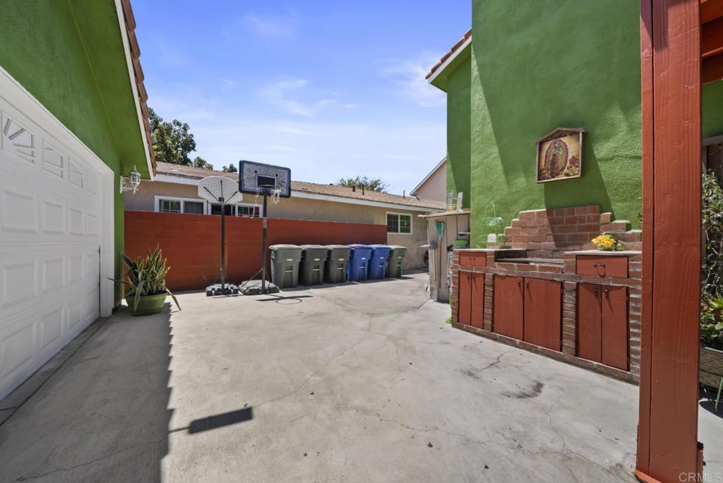 10520 California Avenue Property Photo 42