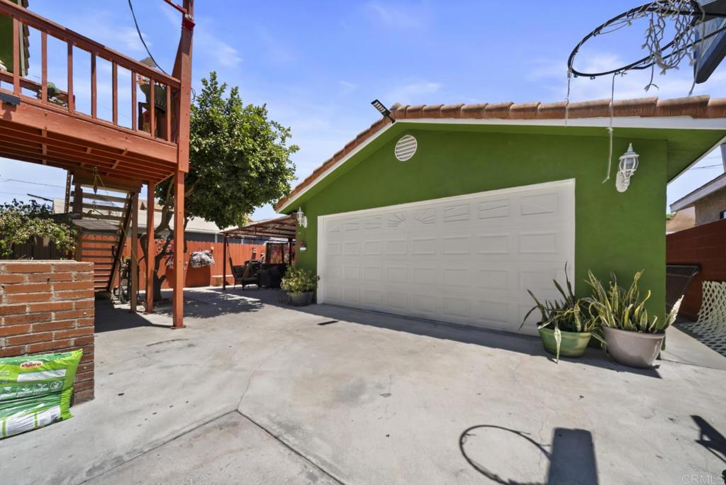 10520 California Avenue Property Photo 44