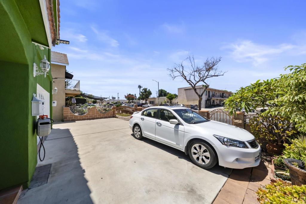 10520 California Avenue Property Photo 45